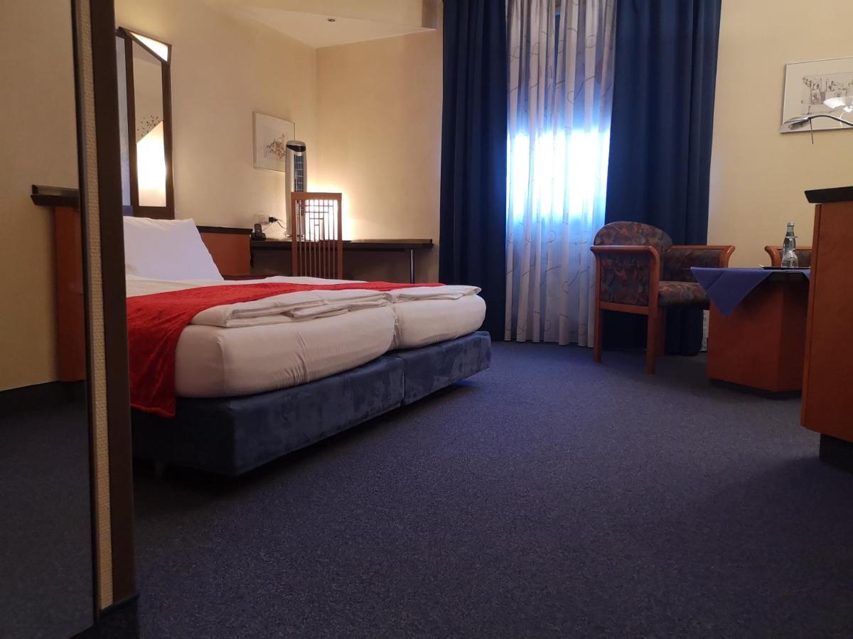 Main Hotel Eckert 3 Margetshoechheim Екстер'єр фото